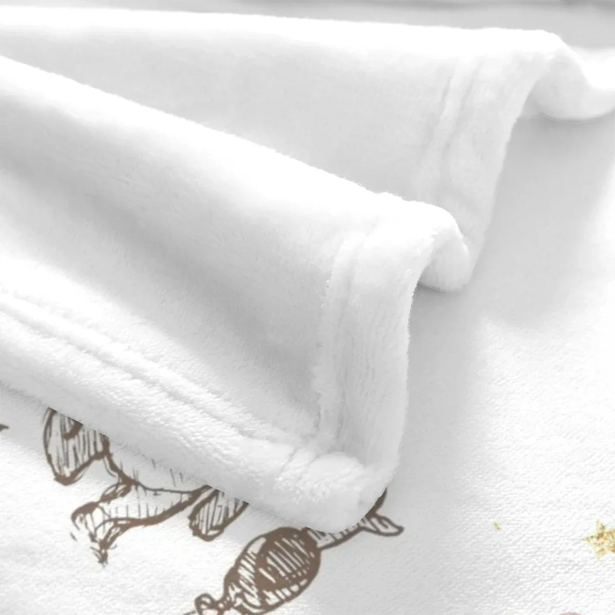 Classic Winnie Pooh Dream Blanket - Cozy and Soft for Sweet Dreams
